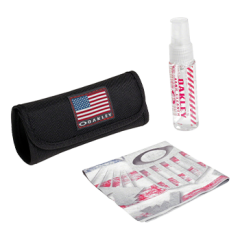 KIT DE LIMPIEZA OAKLEY - LENS CLEANING KIT (USA FLAG)
